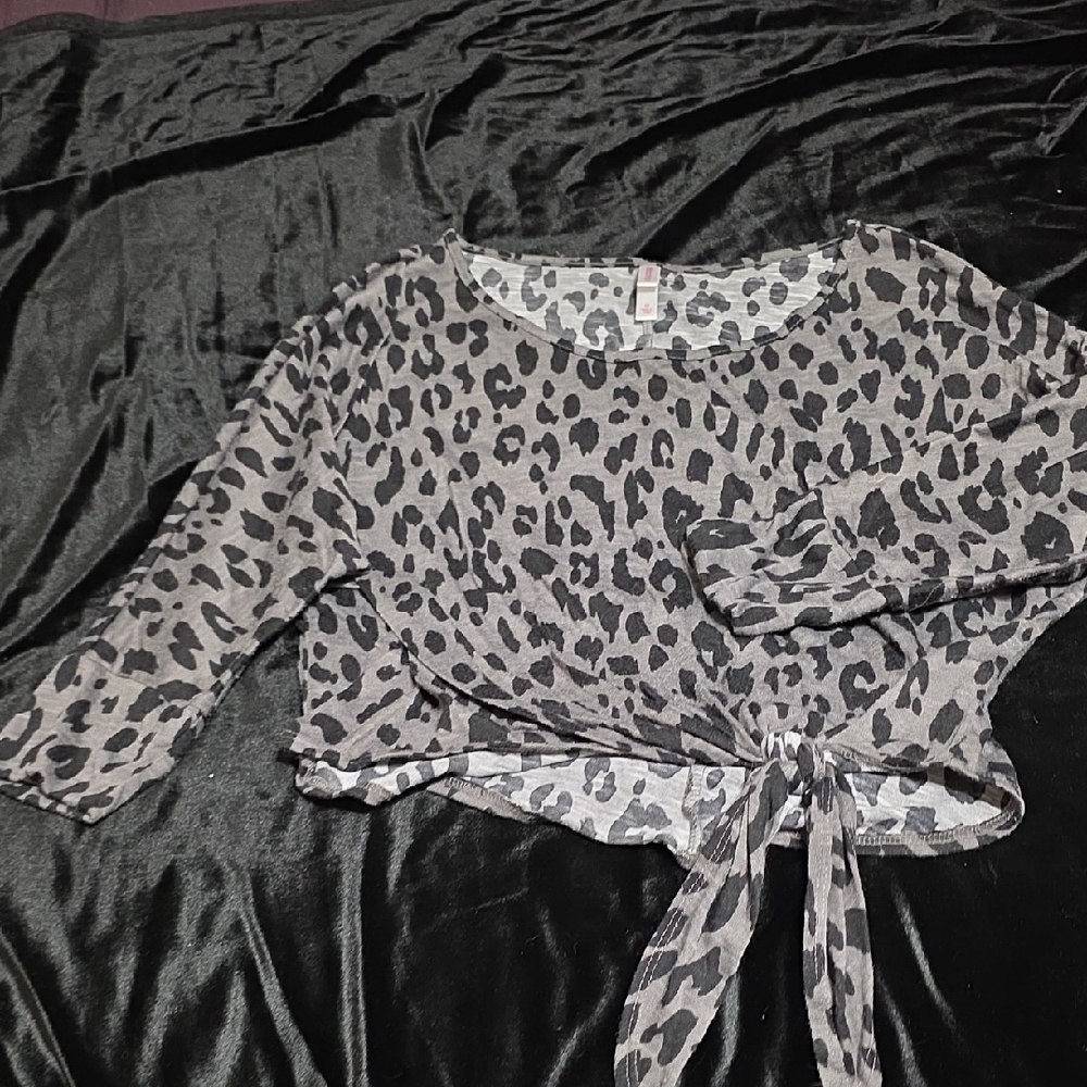 Xhilaration Gray Leopard Print Tie-Front Top